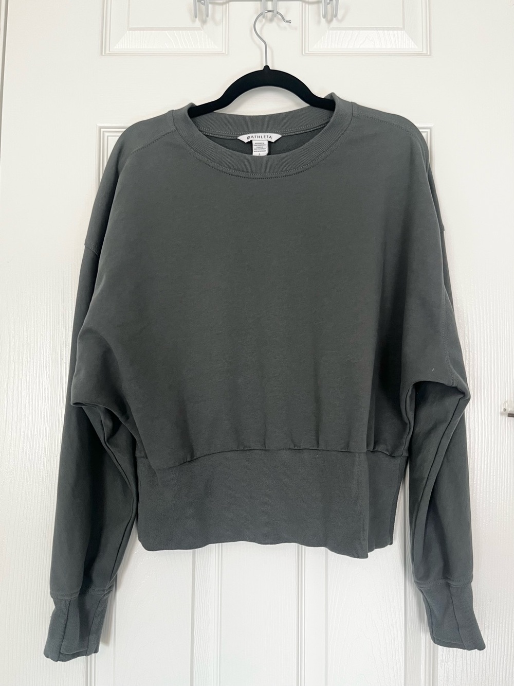 Athleta Women's Green Cropped Crewneck Sweatshirt